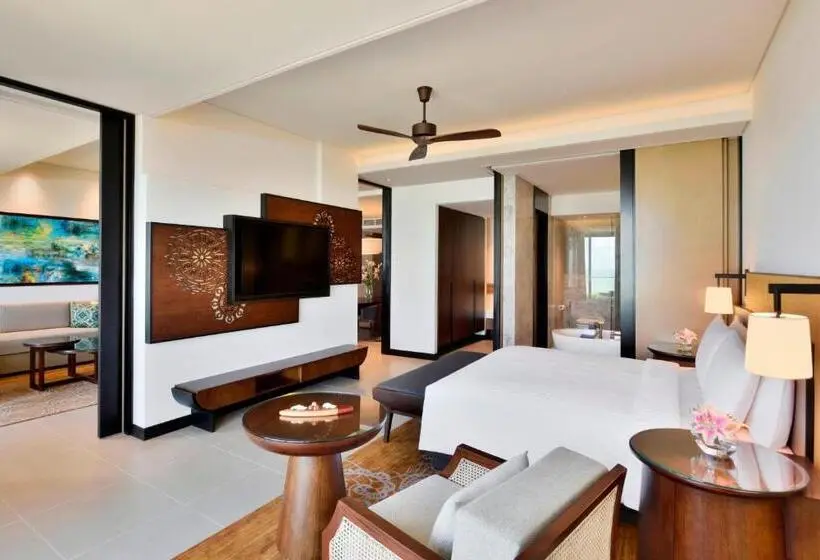 Suite King Bed