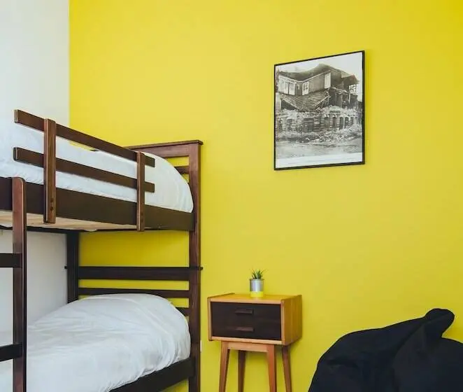 اتاق استاندارد چهار تخته, La Joya Hostel