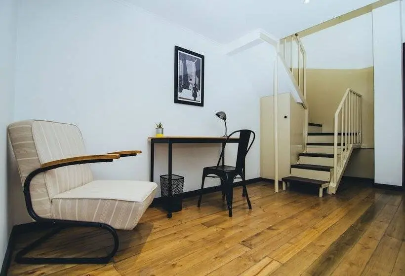 اتاق استاندارد یک نفره, La Joya Hostel