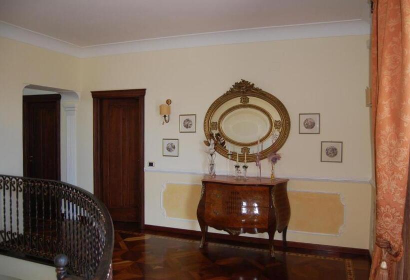 带按摩浴盆的套房, B&b Villa Francesca