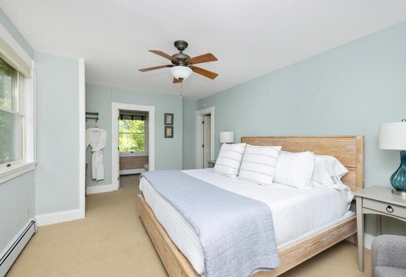 غرفة سوبيريور سرير كينج, Noble House Inn