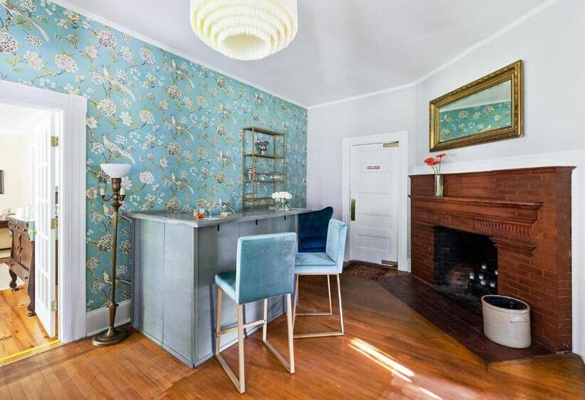 جناح ديلوكس سرير كينج, Noble House Inn