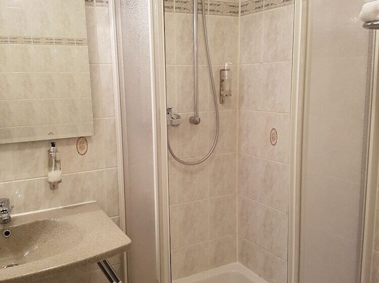 Quarto Economy, Bei Zwillings Hotel & Restaurant