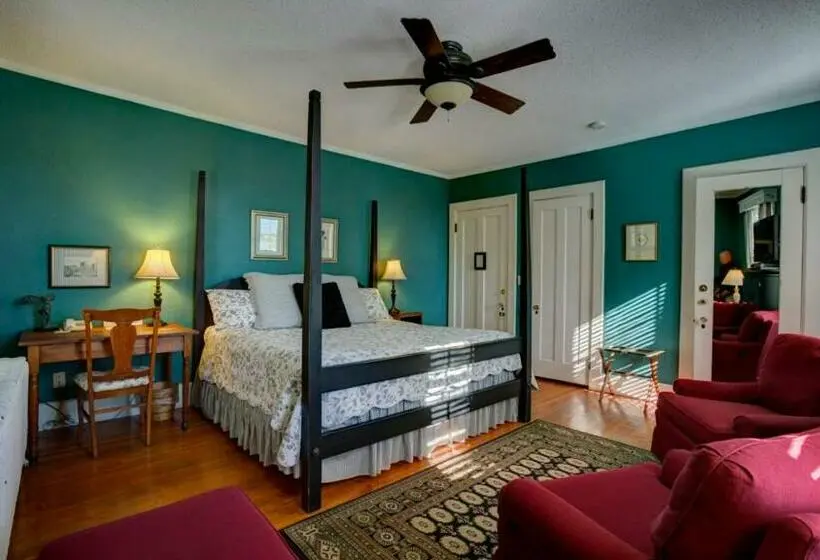 キングサイズベッドのデラックスルーム, Brown Street Inn Bed And Breakfast
