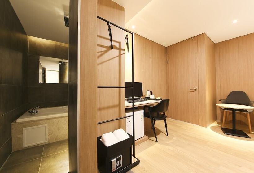 Номер Superior, Central Person Hotel Pyeongtaek