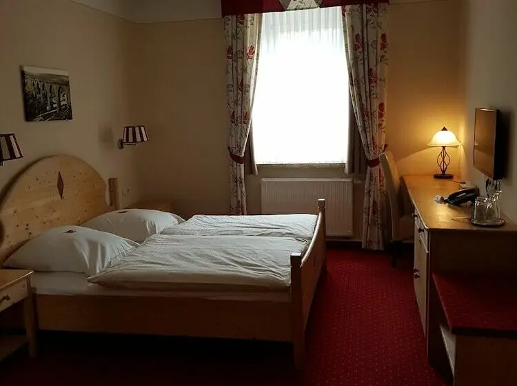 Standard Yhden Hengen Huone, Bei Zwillings Hotel & Restaurant
