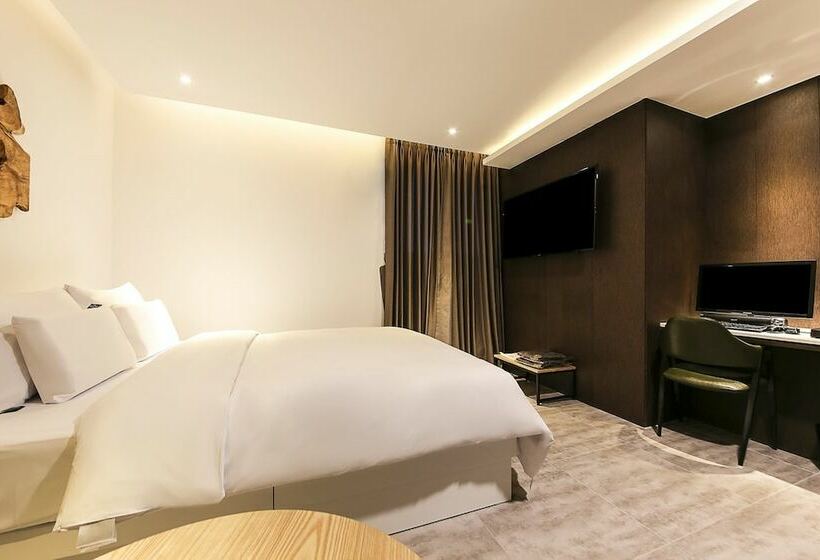 Номер Deluxe, Central Person Hotel Pyeongtaek