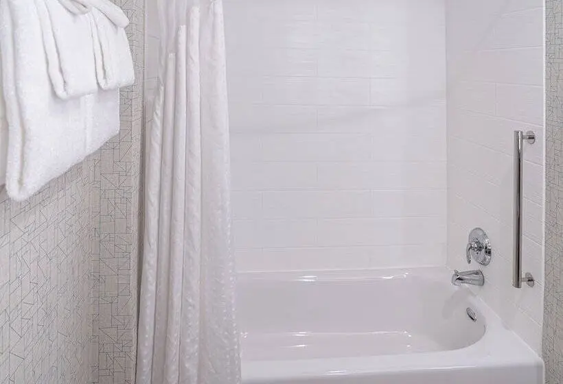 スイート, Holiday Inn Express & Suites   Cincinnati Ne   Red Bank Road, An Ihg