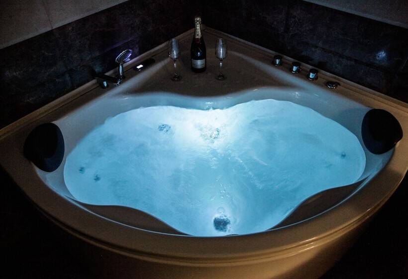 سوییت اجرایی, Iberia Palace