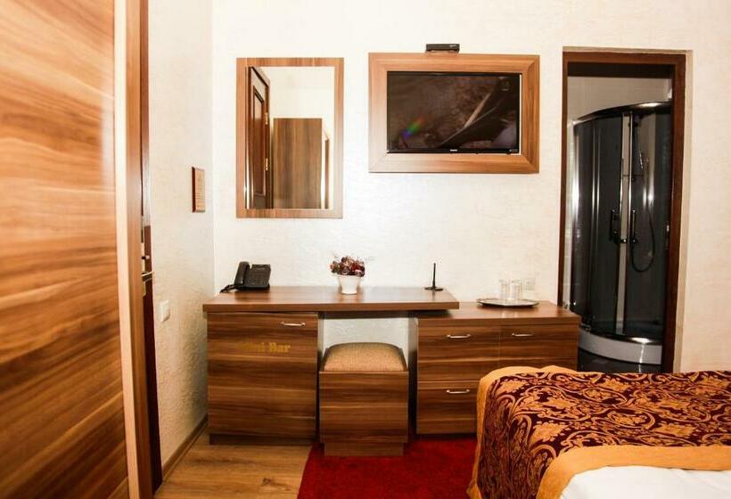 اتاق استاندارد, Iberia Palace