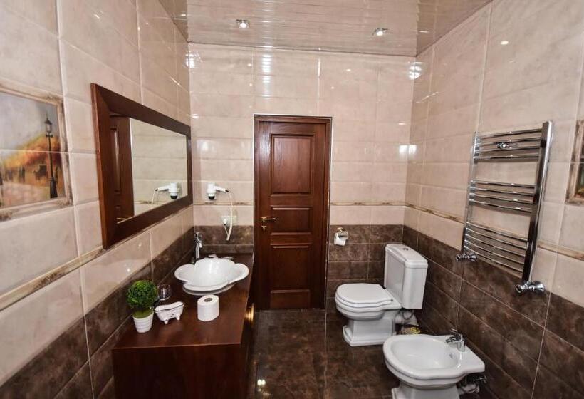 سوییت اجرایی, Iberia Palace