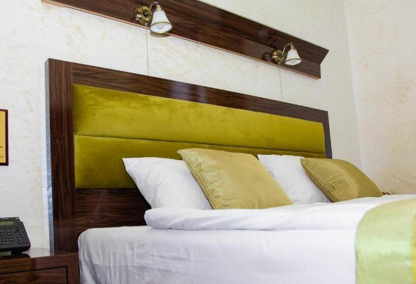 اتاق استاندارد, Iberia Palace