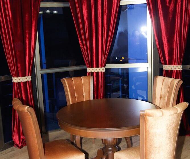 سوییت اجرایی, Iberia Palace