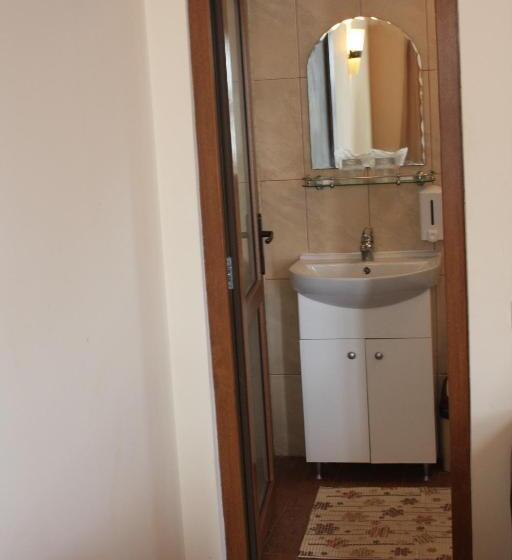 스위트, Lacul Racilor