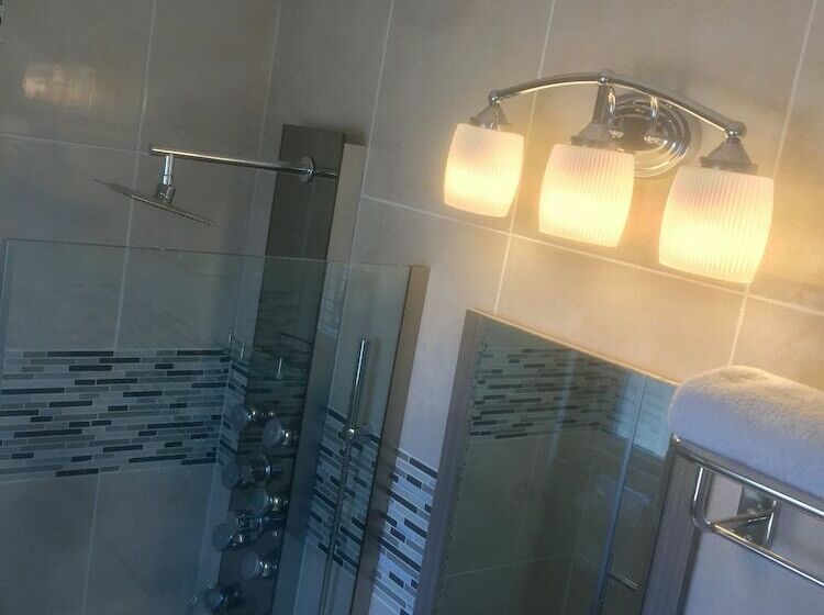 Люкс Повышенной Комфортности, Sunrise Inn