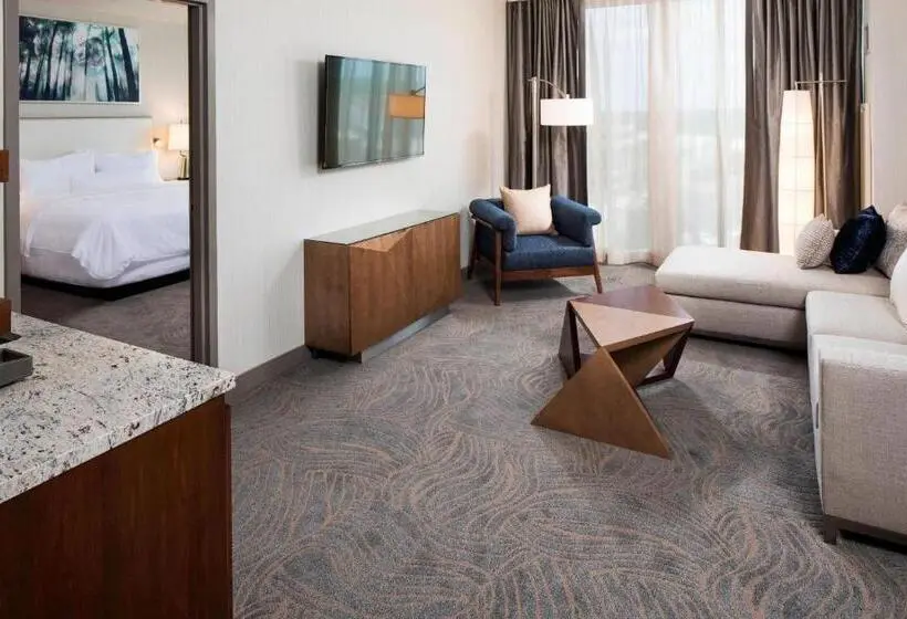 سوئیت اجرایی با تخت کینگ, The Westin Jackson