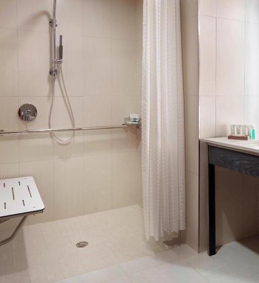 غرفة قياسية سرير كينج لذوى الإحتياجات الخاصة, The Westin Jackson