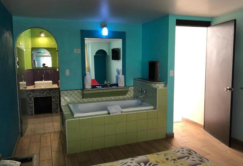 Quarto Estandar com Hidromassagem, Hotel & Villas 7