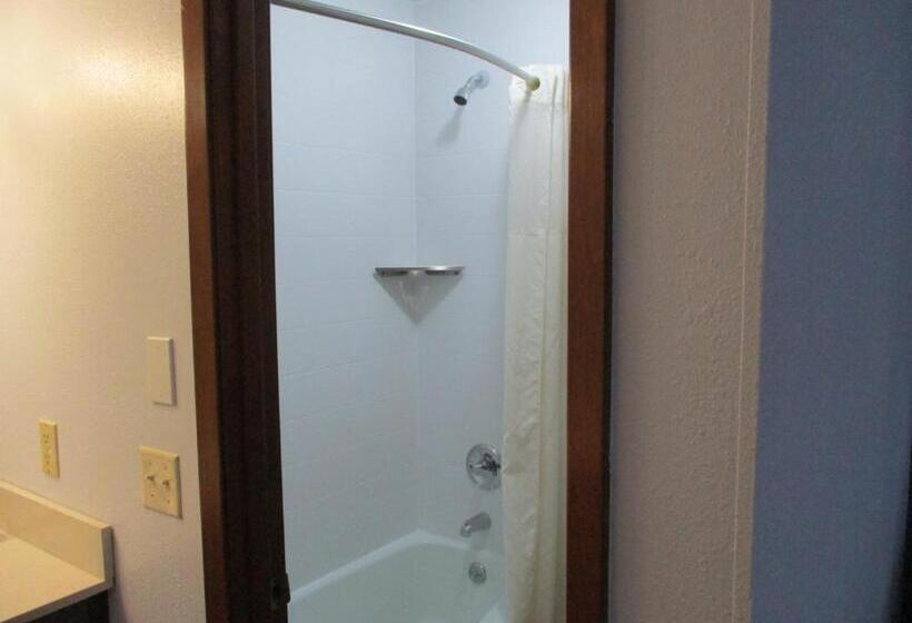 스탠다드 룸 킹사이즈 침대, Travelodge By Wyndham Spirit Lake/okoboji