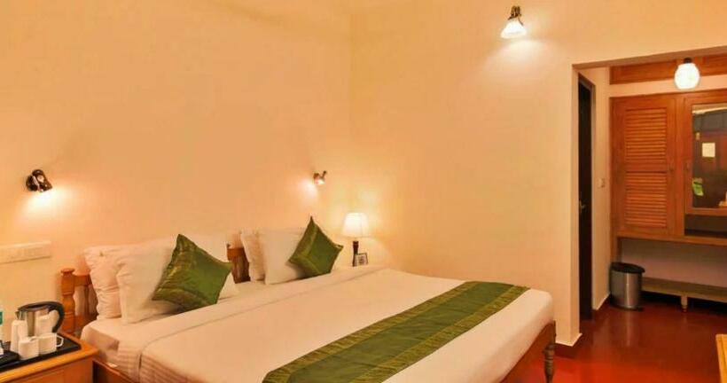 デラックスルーム, Adrak Summer Sand Hill Resort Vagamon