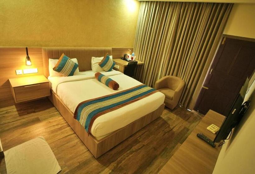 デラックスルーム, Adrak Summer Sand Hill Resort Vagamon