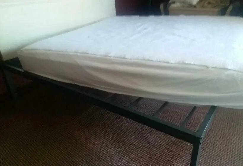 キングサイズベッドのスタンダードルーム, Westgate Motel
