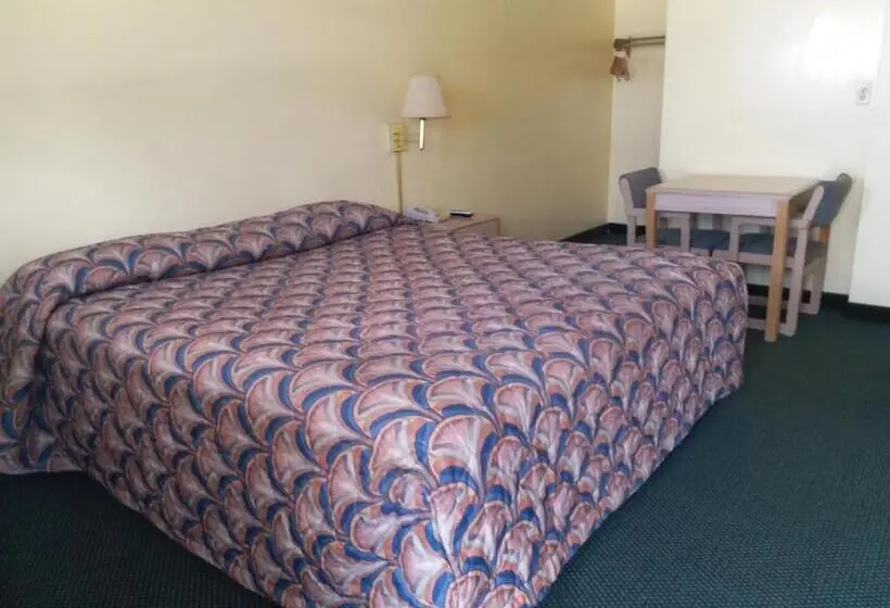 キングサイズベッドのスタンダードルーム, Westgate Motel