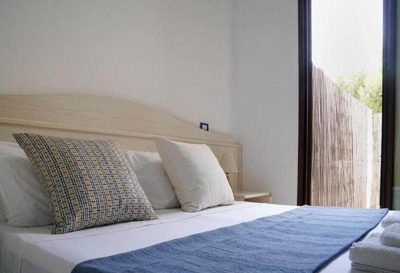 غرفة قياسية رباعية مزودة بشُرفة, B&b Sara