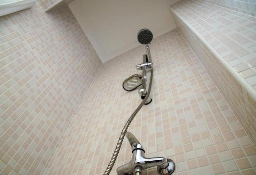 غرفة قياسية, B&b Sara