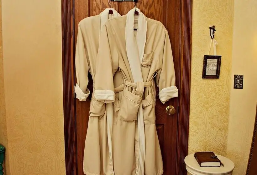 デラックススイート, Historic Webster House Bed And Breakfast Inn