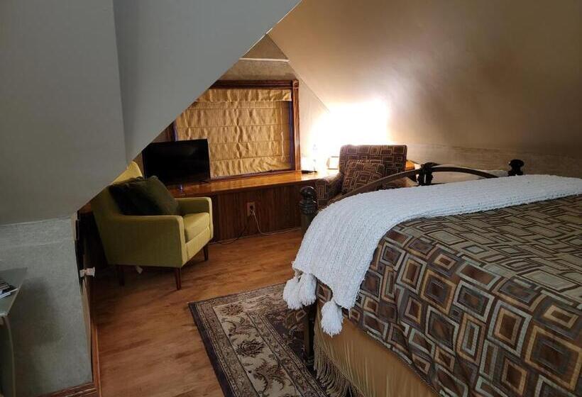 جناح مزود بجاكوزى, Historic Webster House Bed And Breakfast Inn