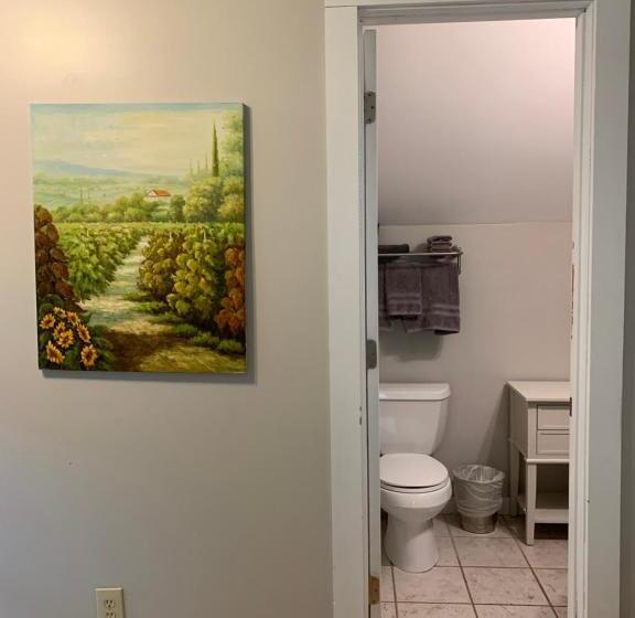 جناح غرفتين نوم, Barefoot Hills