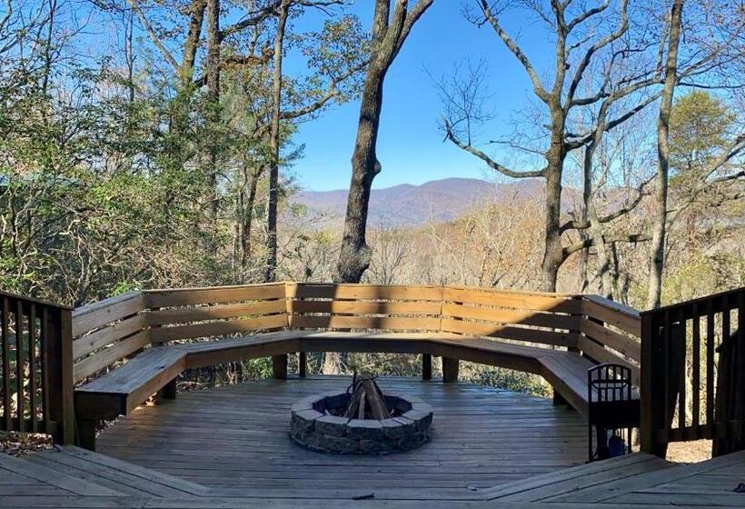 جناح, Barefoot Hills