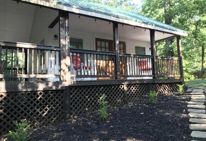 جناح سرير كينج, Barefoot Hills