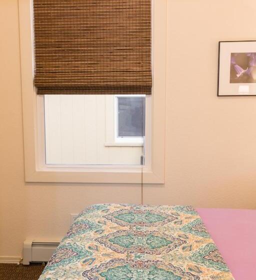 标准间内部标间, Cathlamet