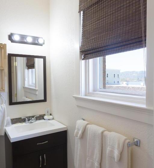 标准间带江景, Cathlamet