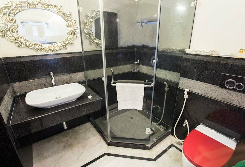 로얄 스위트, Grand Uniara