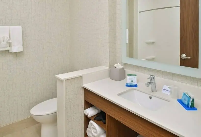 Standard-invahuone, Holiday Inn Express & Suites   Chadron, An Ihg