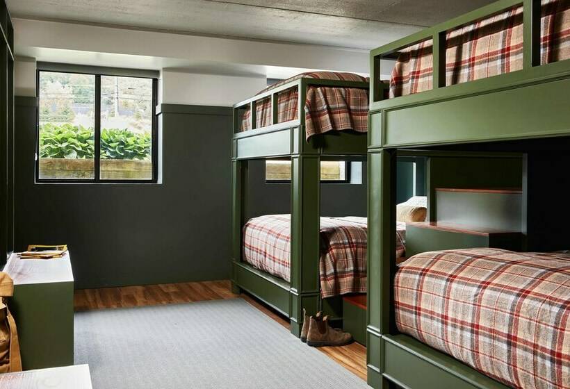 スタンダードルーム, Hunter Lodge, A Bluebird By Lark