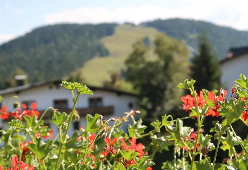 Апартаменты 2 Спальни с Балконом, Zomm In Seefeld