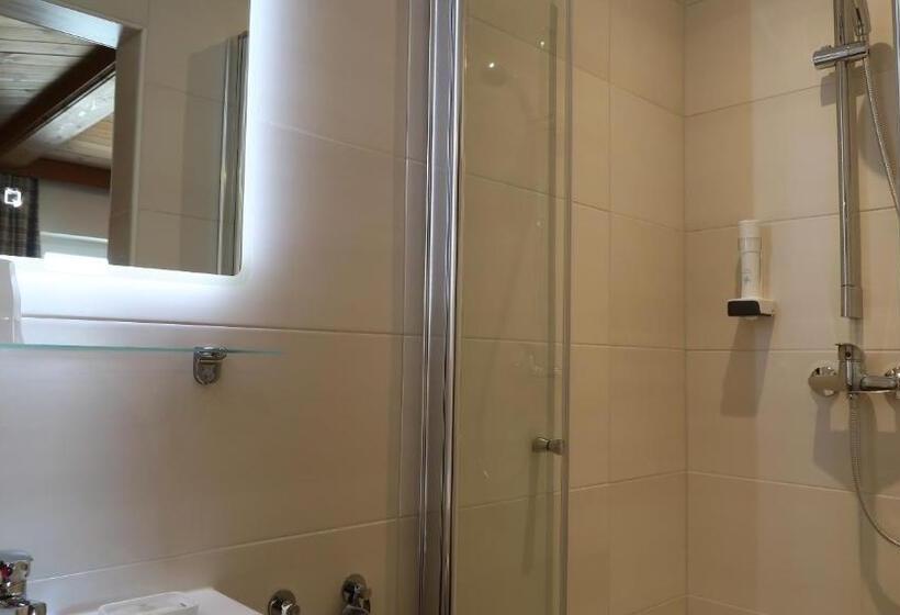 Апартаменты 2 Спальни с Балконом, Zomm In Seefeld