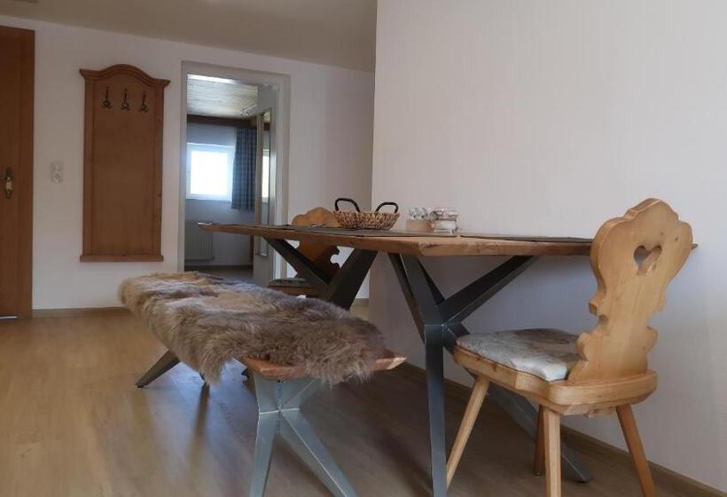 Апартаменты 2 Спальни с Балконом, Zomm In Seefeld