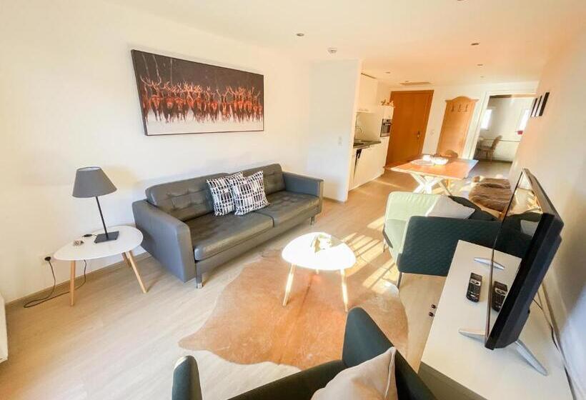 Апартаменты 2 Спальни с Балконом, Zomm In Seefeld