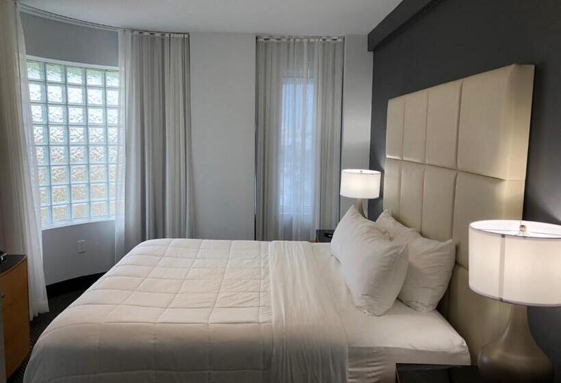 غرفة قياسية سرير كينج, Streamline