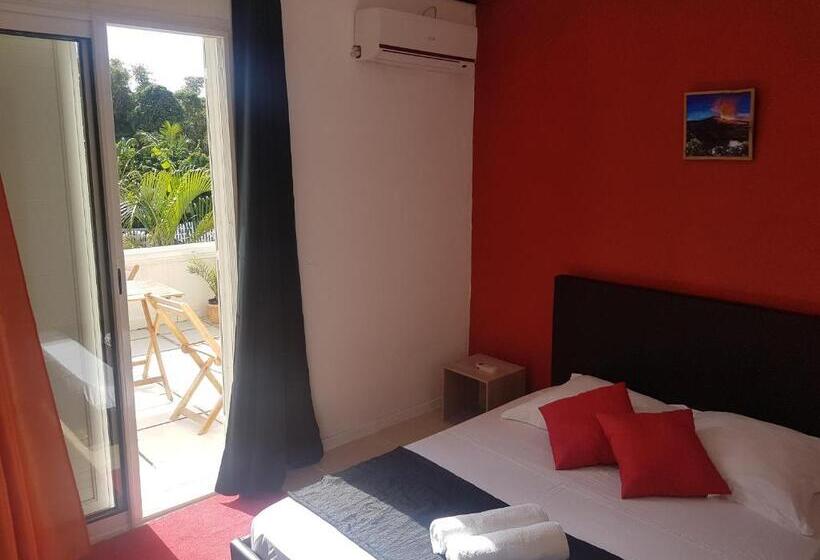 اتاق استاندارد با چشم‌انداز استخر, La Villa Du Bassin