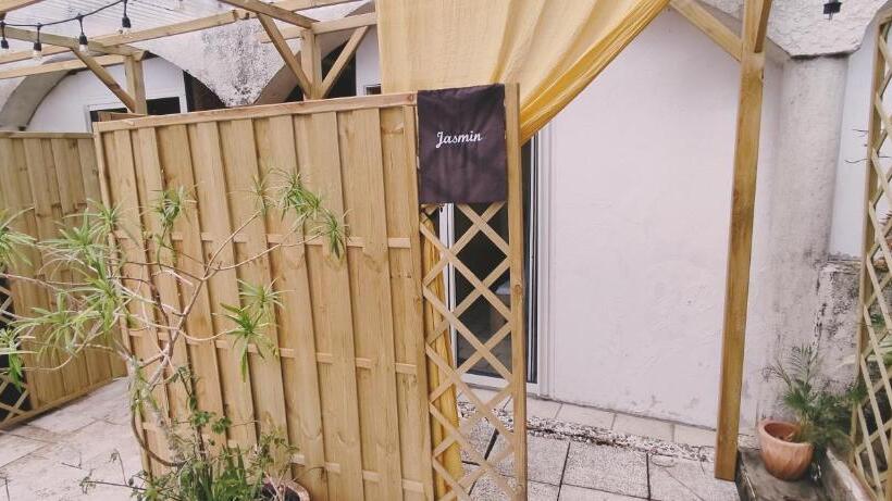 اتاق استاندارد با چشمانداز استخر, La Villa Du Bassin