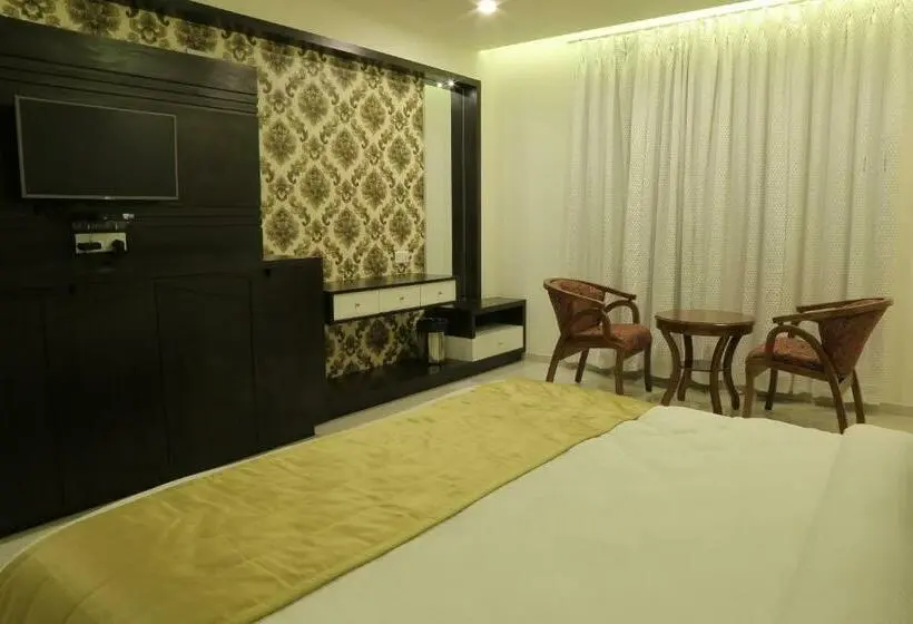 اتاق لوکس با تخت بزرگ, Roma Kristo