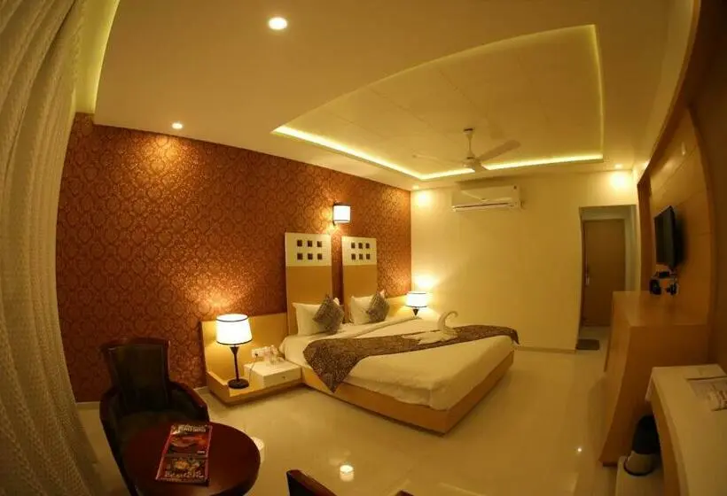 اتاق لوکس با تخت بزرگ, Roma Kristo
