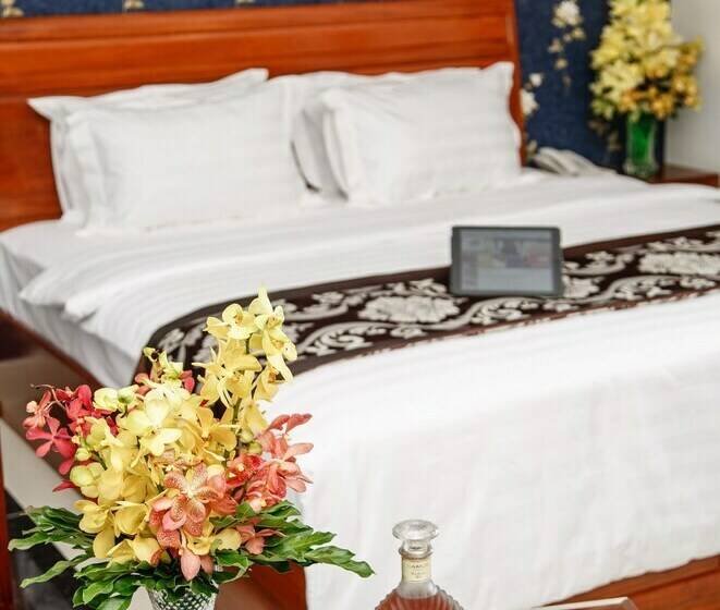 اتاق سوپریور, Long Bao Chau