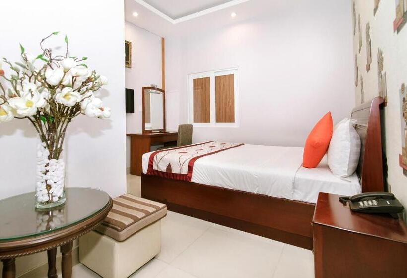 اتاق استاندارد, Long Bao Chau